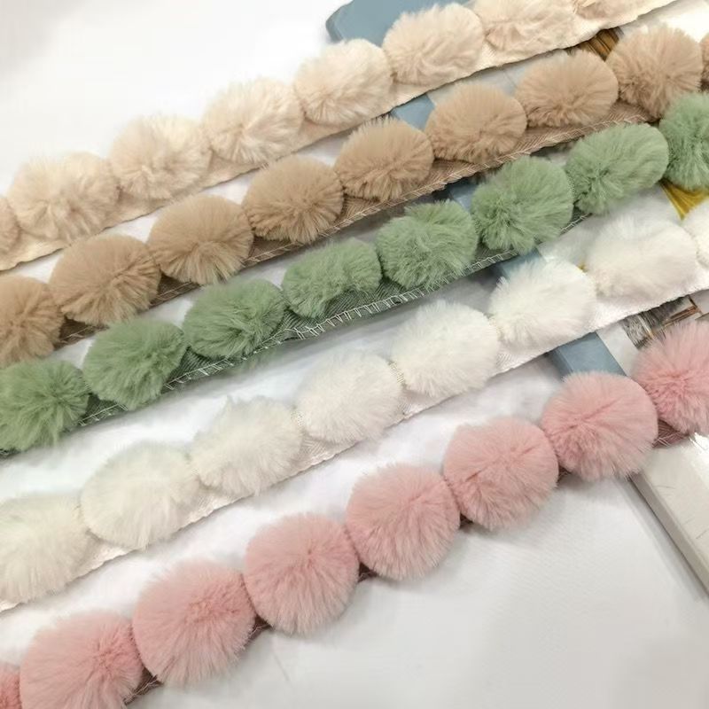 Lace Ribbon Trim - Franja de Renda com Pompons de